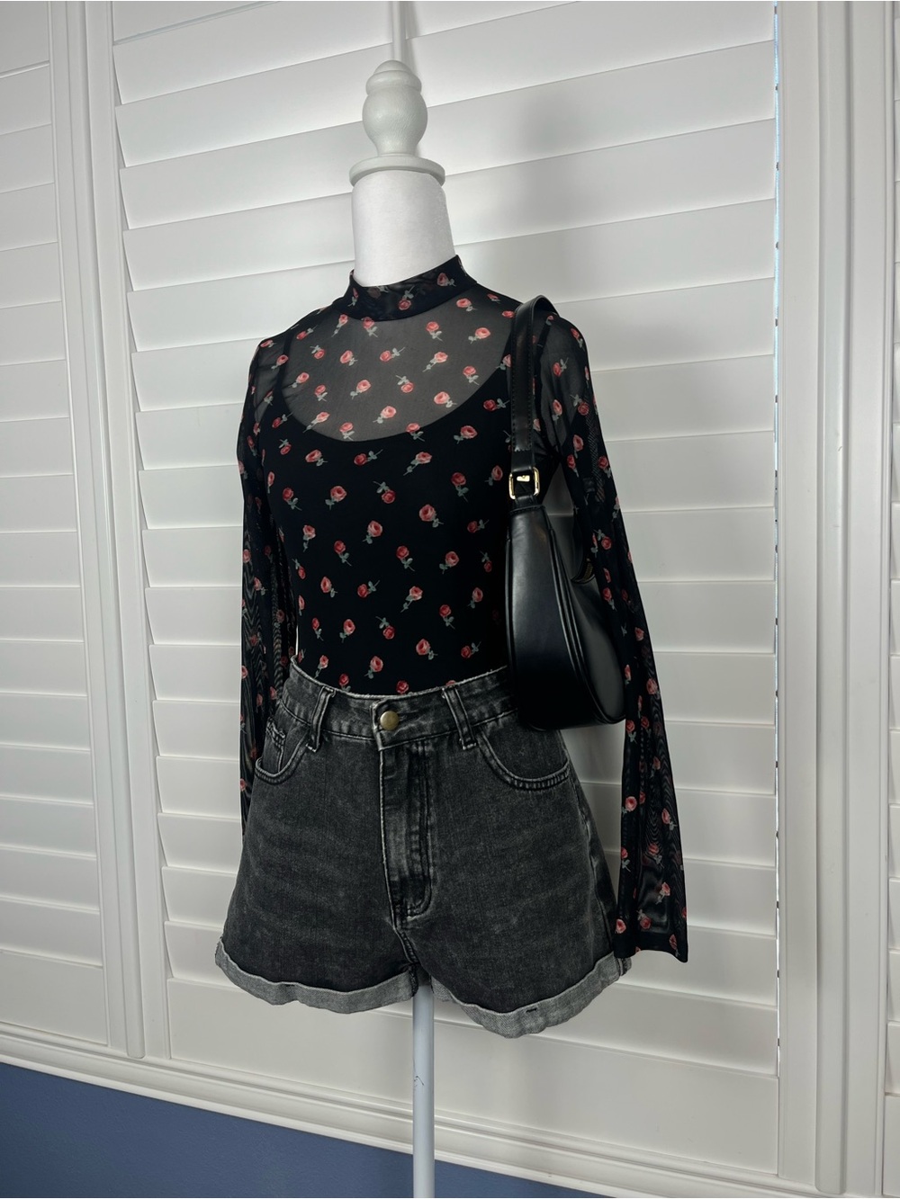 Hollister sheer mesh floral bodysuit Y2K 
Size Small Goth